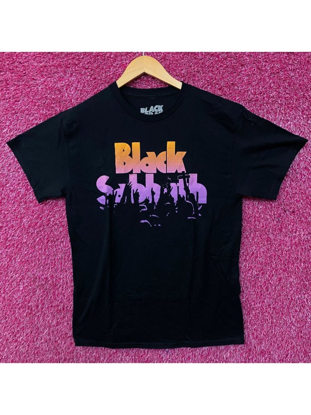 Black Sabbath Live Crowd Heavy Metal Band T-Shirt Size Medium